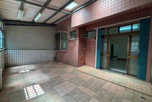 LINE_ALBUM_東區一樓前庭後院華厦_250313_9