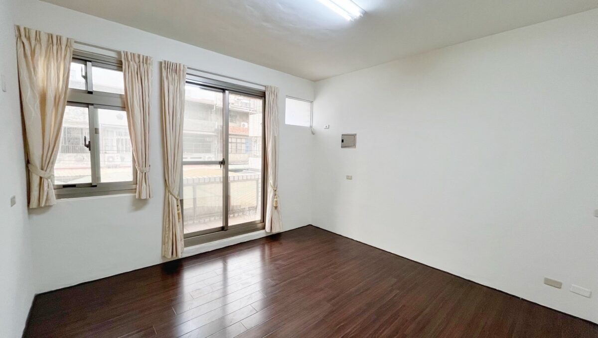 LINE_ALBUM_中興國小大地坪透天_250520_8