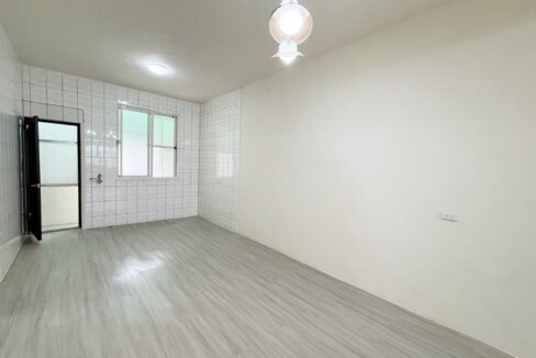 LINE_ALBUM_西區整新公寓_250509_6