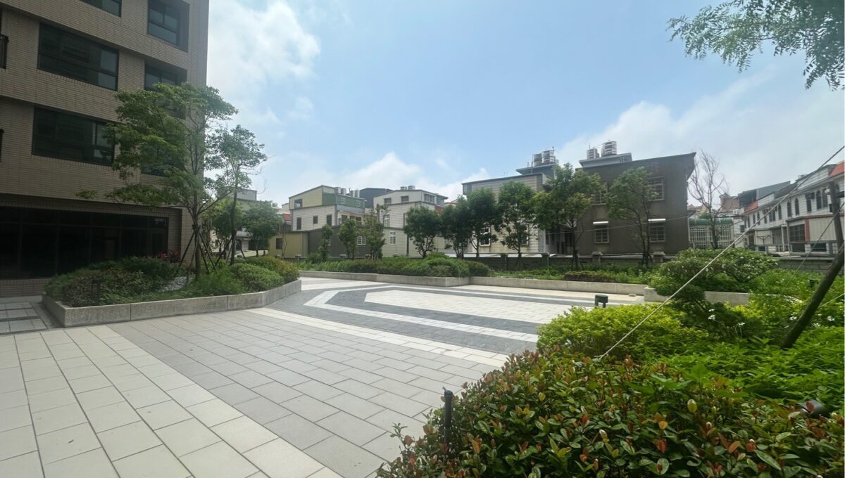 LINE_ALBUM_理享城全新2房平車大厦_250624_1