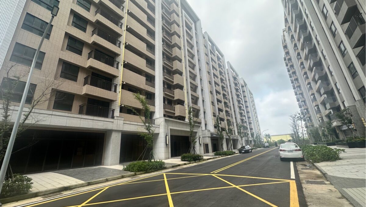LINE_ALBUM_理享城全新2房平車大厦_250624_2