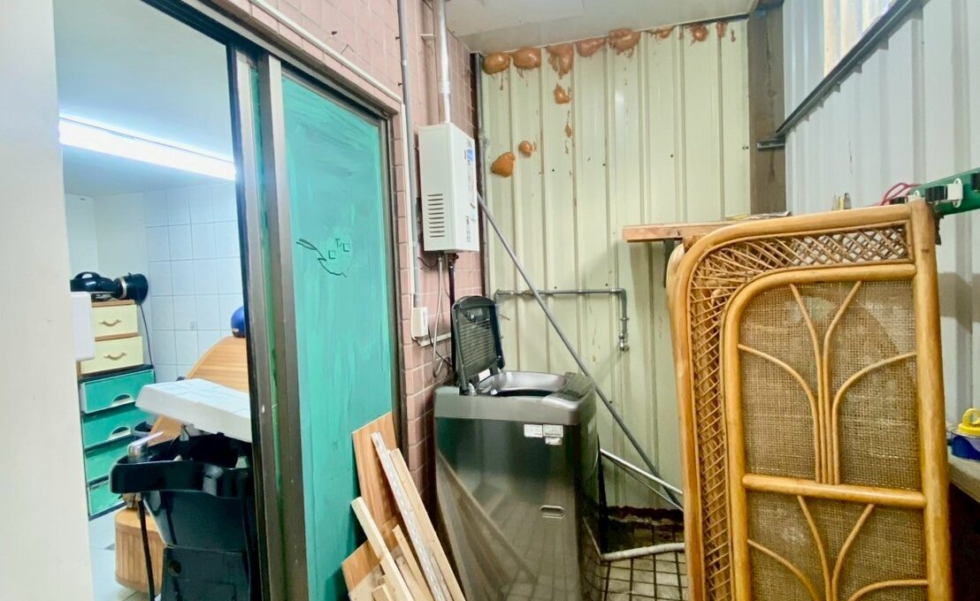 LINE_ALBUM_竹市中華路四段臨路店面$998萬_250611_2