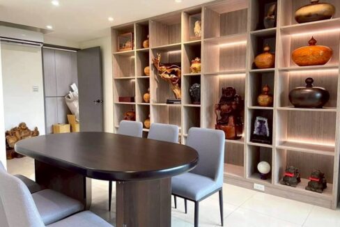 LINE_ALBUM_大清至寶邊間店面_250821_1