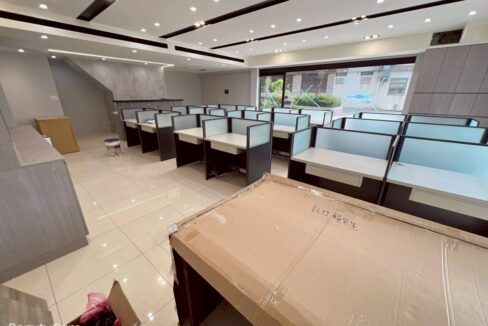 LINE_ALBUM_大清至寶邊間店面_250821_3