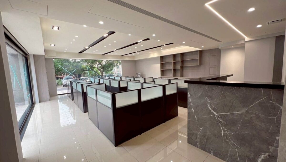 LINE_ALBUM_大清至寶邊間店面_250821_5