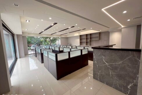 LINE_ALBUM_大清至寶邊間店面_250821_5