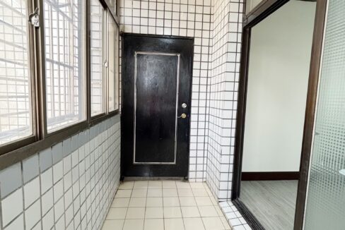 LINE_ALBUM_東區大坪數雙陽台華厦_250908_1