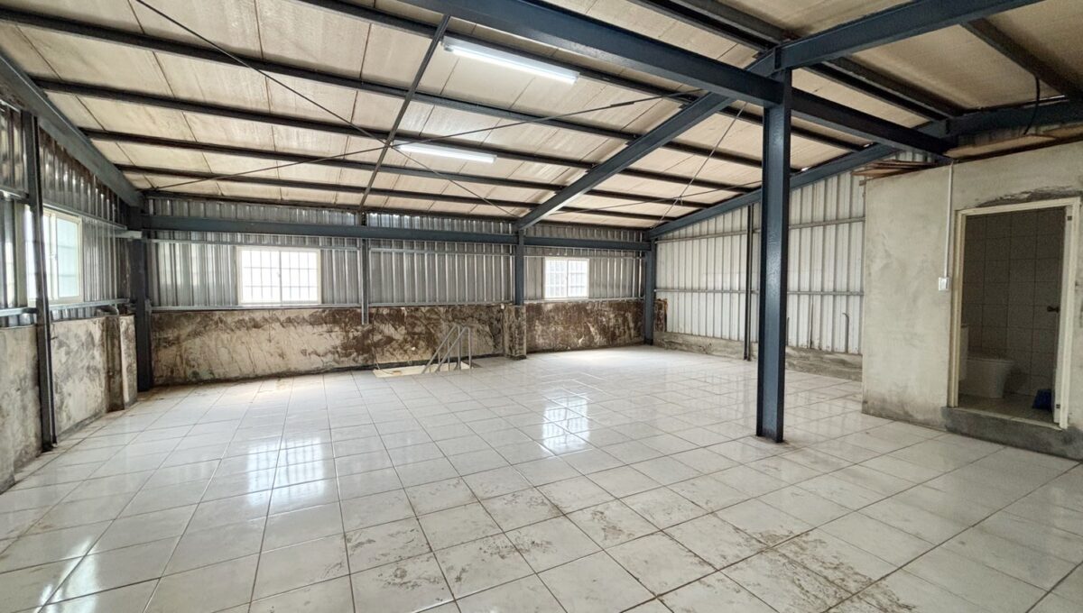 LINE_ALBUM_東區大坪數雙陽台華厦_250908_2