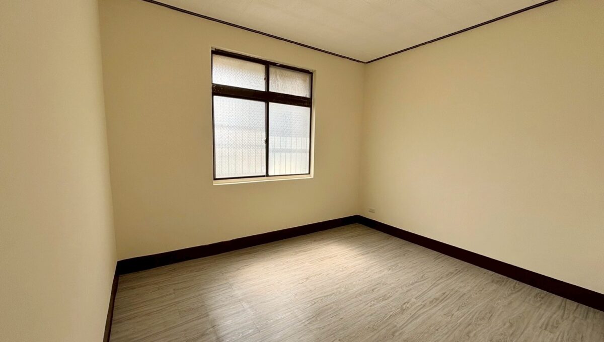 LINE_ALBUM_東區大坪數雙陽台華厦_250908_5