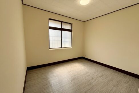 LINE_ALBUM_東區大坪數雙陽台華厦_250908_5