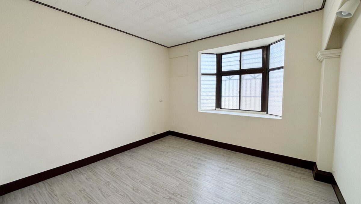 LINE_ALBUM_東區大坪數雙陽台華厦_250908_7