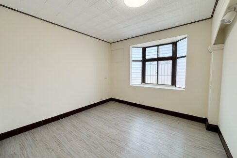 LINE_ALBUM_東區大坪數雙陽台華厦_250908_7