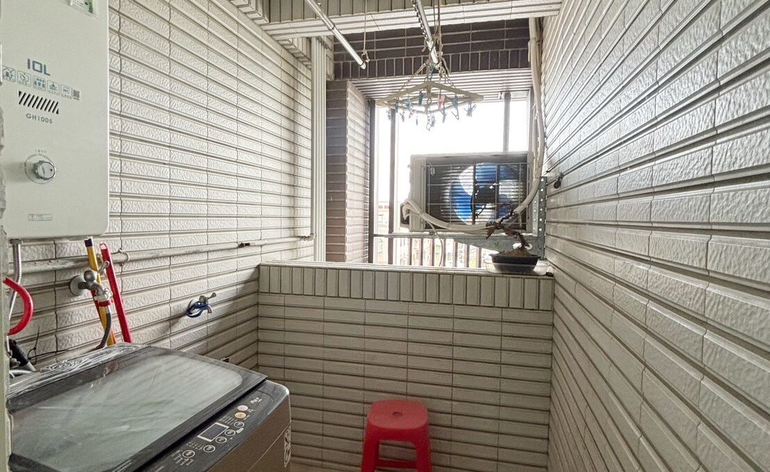 LINE_ALBUM_東區寓見愛2房華厦_250912_1