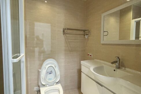 LINE_ALBUM_東區寓見愛2房華厦_250912_2