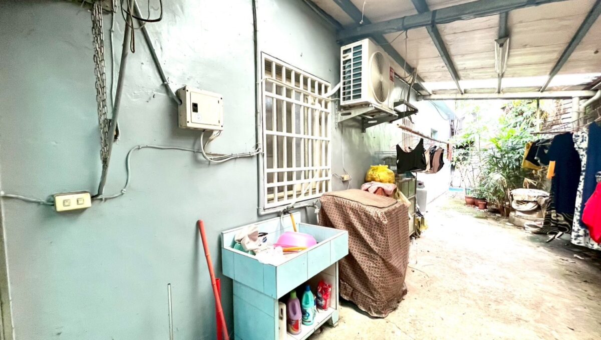 LINE_ALBUM_近高鐵大地坪透天_250923_2