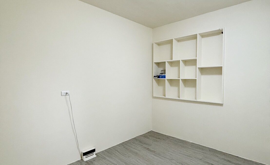 LINE_ALBUM_仰德高中旁整新公寓_251002_4