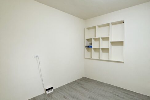 LINE_ALBUM_仰德高中旁整新公寓_251002_4