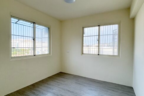 LINE_ALBUM_仰德高中旁整新公寓_251002_5