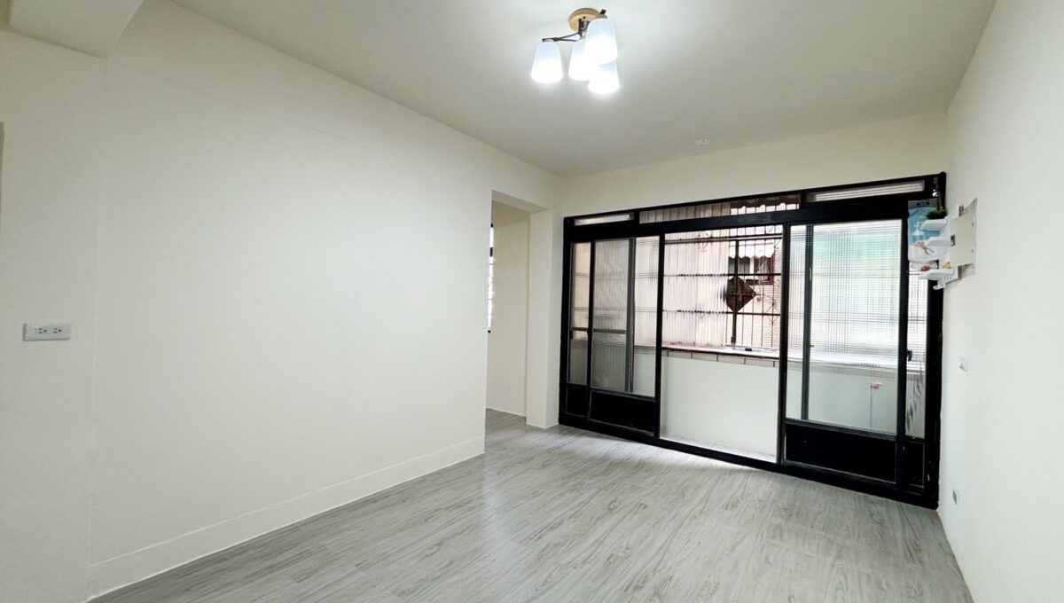 LINE_ALBUM_仰德高中旁整新公寓_251002_7