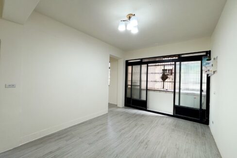 LINE_ALBUM_仰德高中旁整新公寓_251002_7