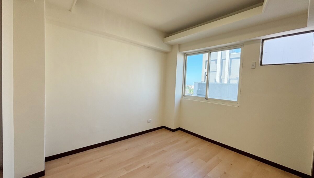 LINE_ALBUM_成功圓明園3房車位華厦_251015_3