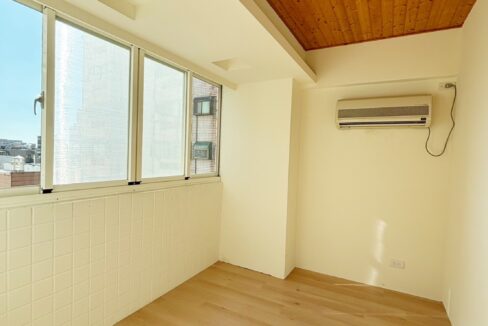 LINE_ALBUM_成功圓明園3房車位華厦_251015_4