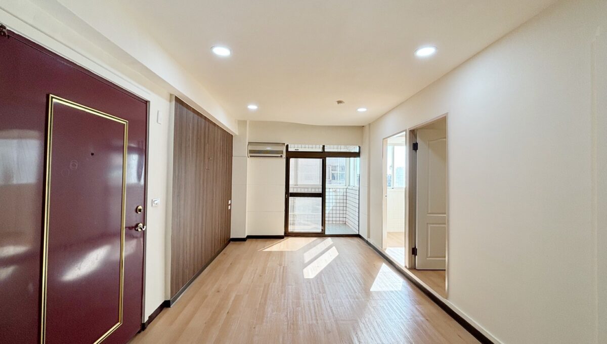 LINE_ALBUM_成功圓明園3房車位華厦_251015_8