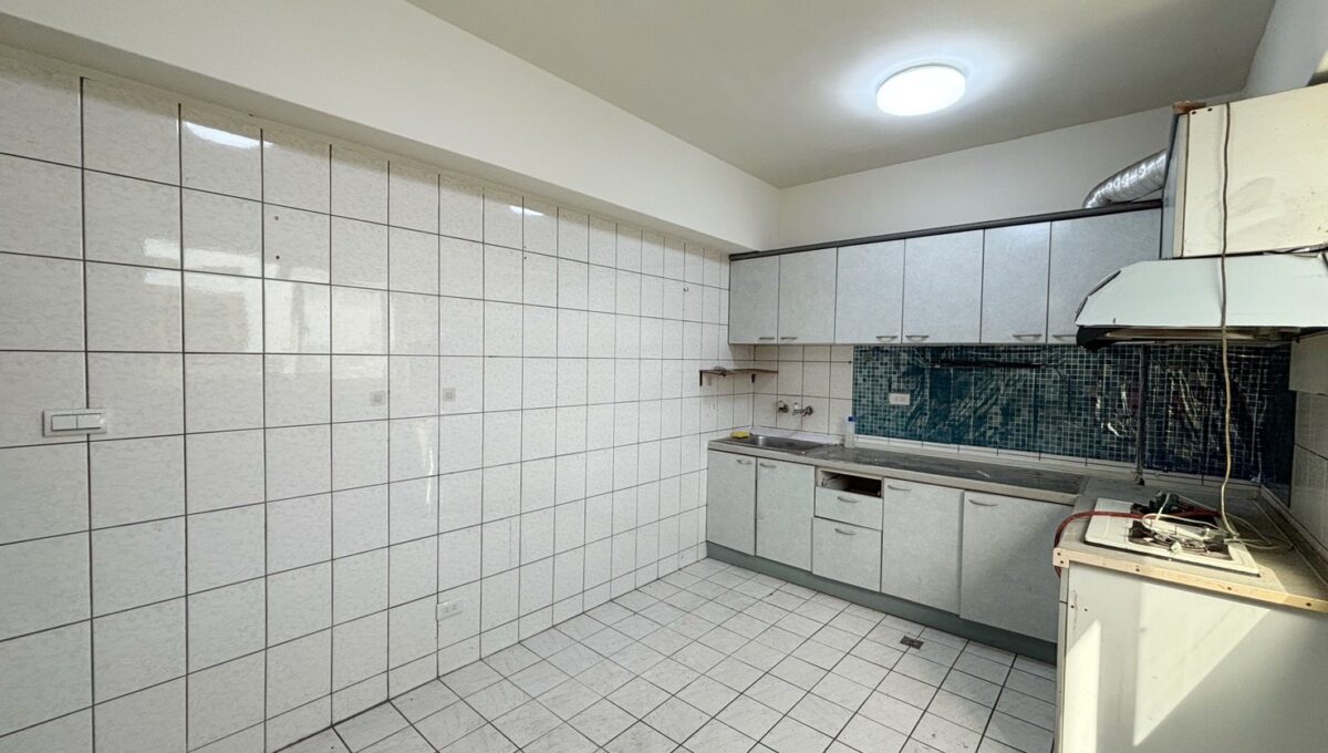 LINE_ALBUM_新豐松林健身大坪數車位公寓_251023_4