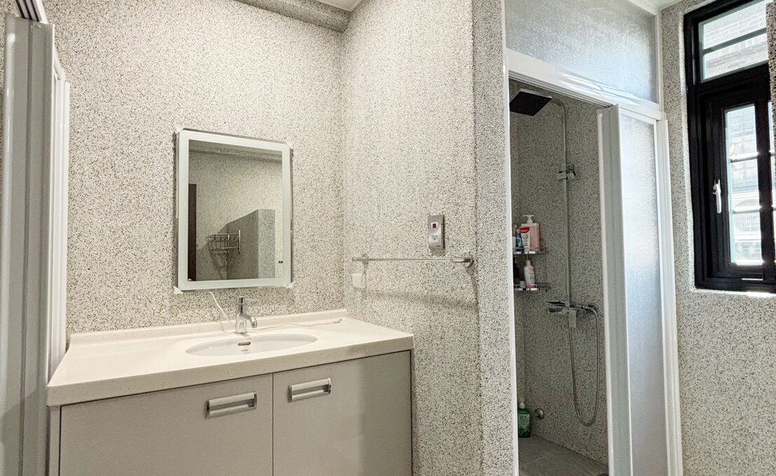 LINE_ALBUM_王爺壟前院雙車別墅_251015_1