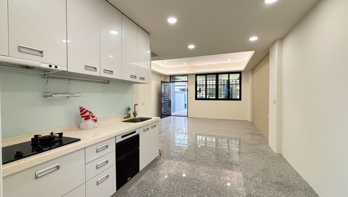 LINE_ALBUM_王爺壟前院雙車別墅_251015_11