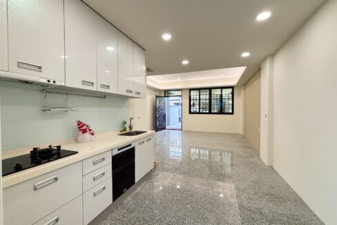 LINE_ALBUM_王爺壟前院雙車別墅_251015_11