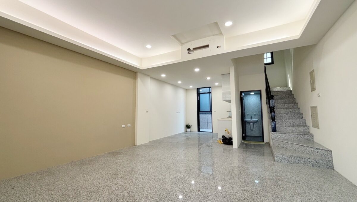 LINE_ALBUM_王爺壟前院雙車別墅_251015_12