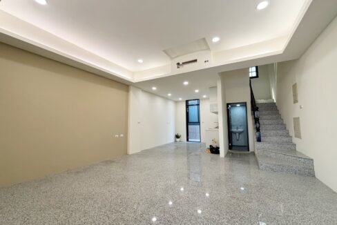 LINE_ALBUM_王爺壟前院雙車別墅_251015_12