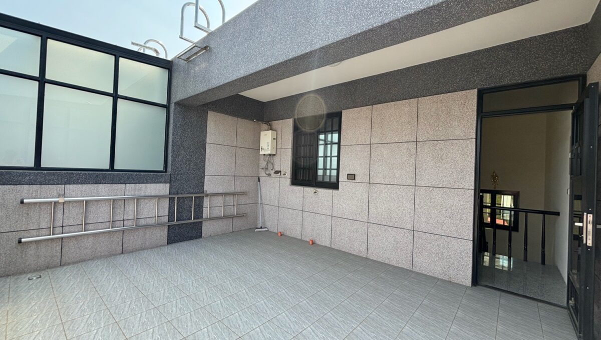 LINE_ALBUM_王爺壟前院雙車別墅_251015_3