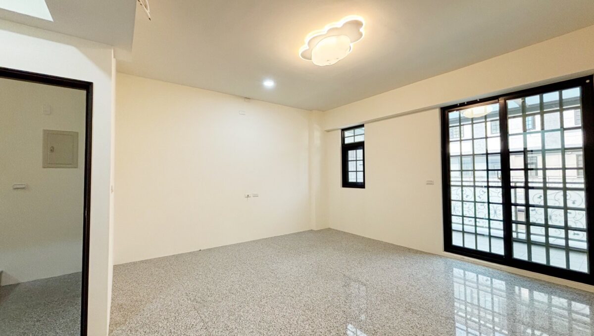 LINE_ALBUM_王爺壟前院雙車別墅_251015_8