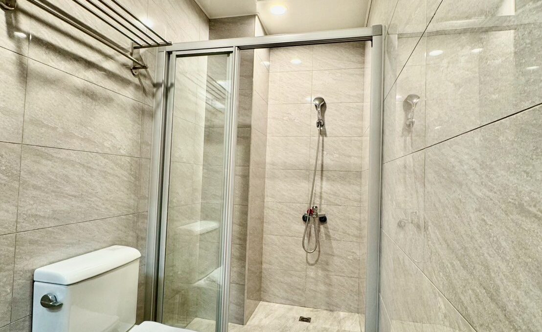 LINE_ALBUM_王爺壟臨路電梯墅_251002_1