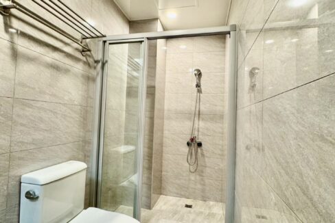 LINE_ALBUM_王爺壟臨路電梯墅_251002_1