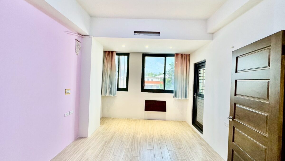 LINE_ALBUM_王爺壟臨路電梯墅_251002_10