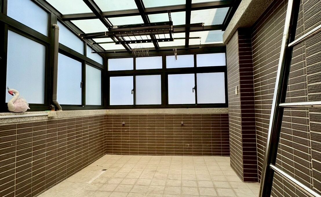 LINE_ALBUM_王爺壟臨路電梯墅_251002_2