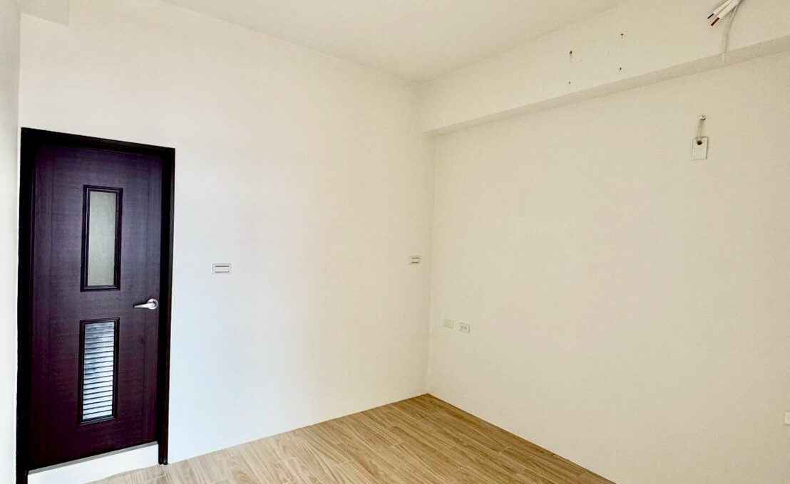 LINE_ALBUM_王爺壟臨路電梯墅_251002_3