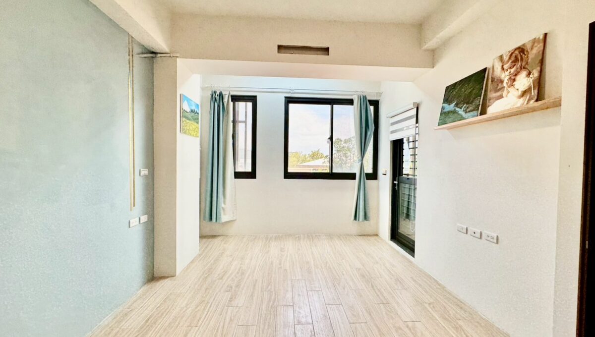 LINE_ALBUM_王爺壟臨路電梯墅_251002_7