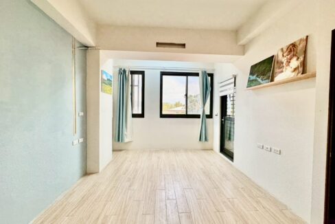 LINE_ALBUM_王爺壟臨路電梯墅_251002_7