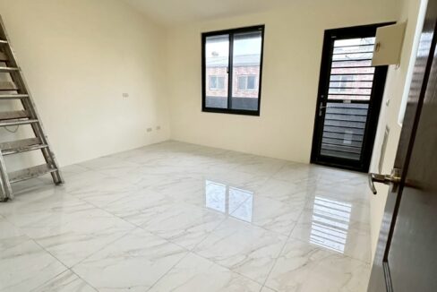 LINE_ALBUM_新豐火車站透天_251113_2