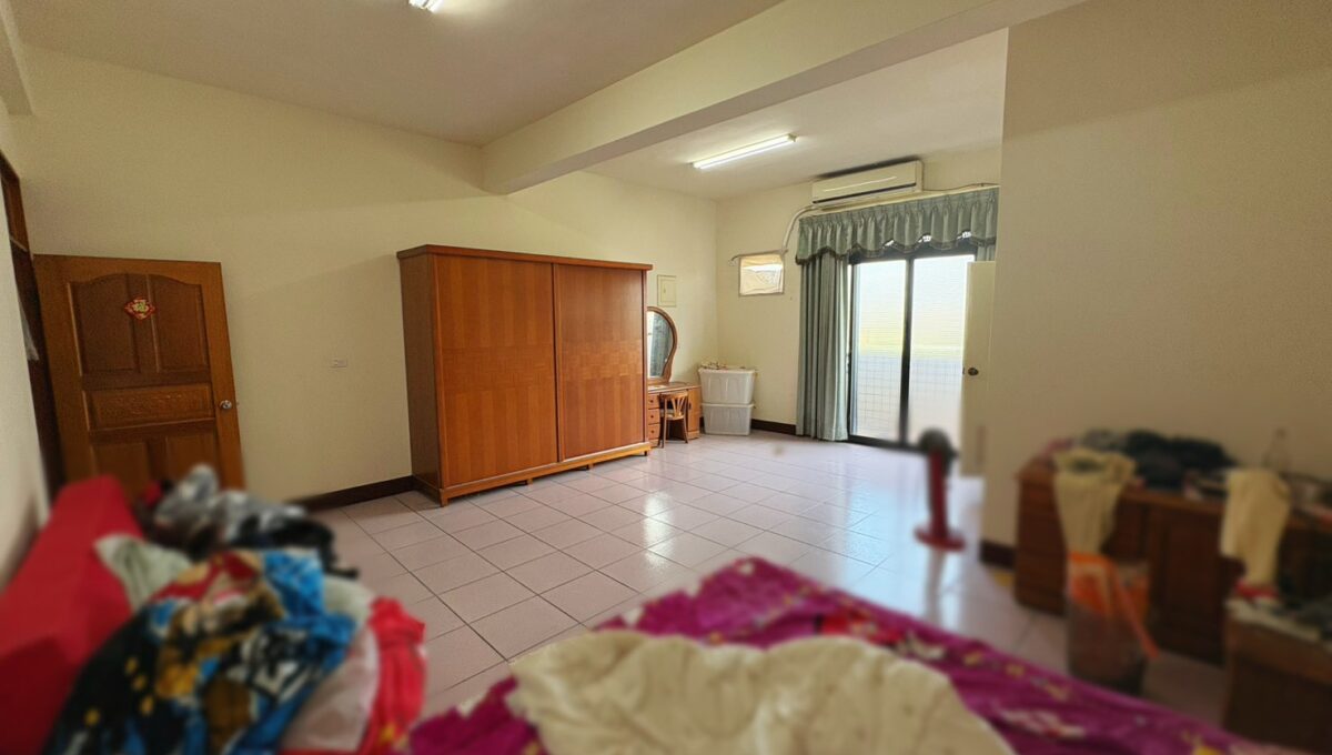 LINE_ALBUM_湖口後站大透天（明德街）_251117_12