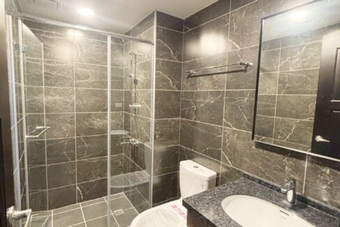 LINE_ALBUM_合新詠遇明亮2房車位大厦_251128_1