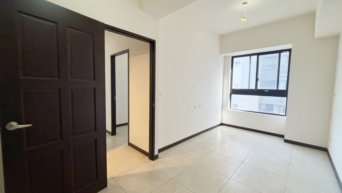 LINE_ALBUM_合新詠遇明亮2房車位大厦_251128_3