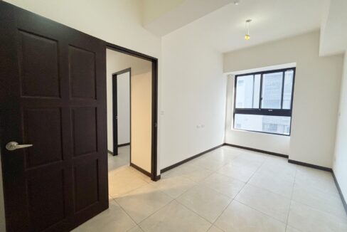 LINE_ALBUM_合新詠遇明亮2房車位大厦_251128_3