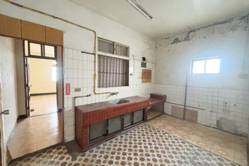 LINE_ALBUM_新豐省道12米路金店面_251201_2