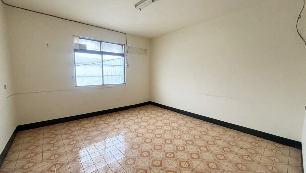 LINE_ALBUM_新豐省道12米路金店面_251201_3